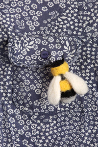 Hawthorn Handmade - Bee Brooch Felting Kit