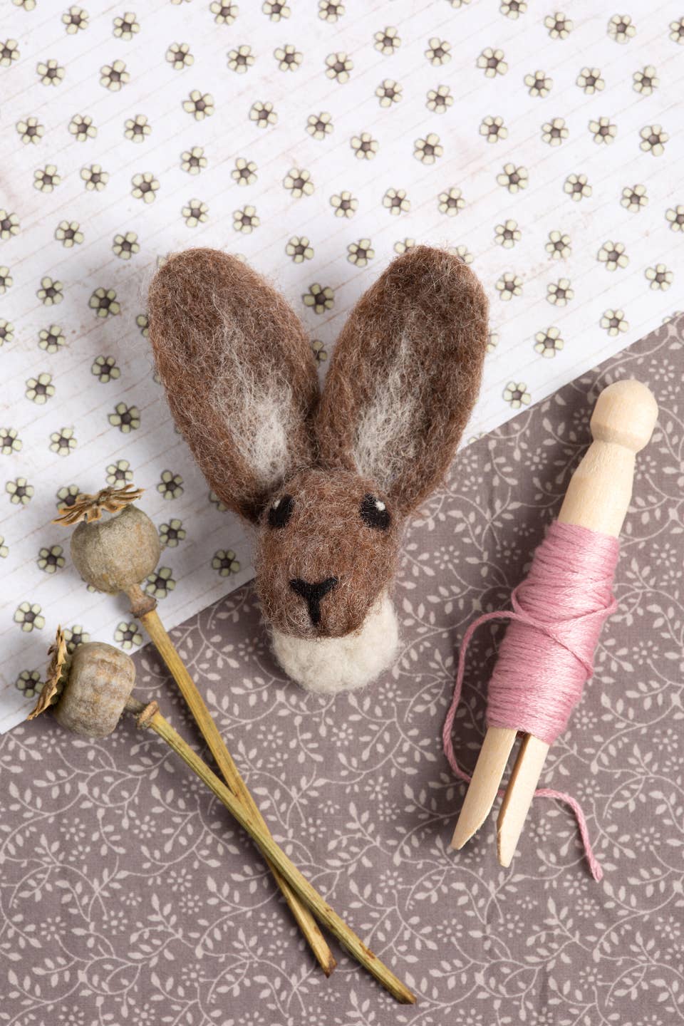 Hawthorn Handmade - Hare Brooch Felting Kit